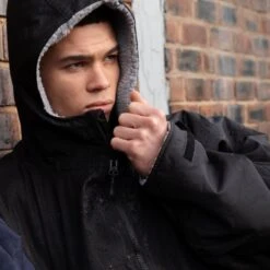 Piranha Senior Waterproof Changing Robe: Black -Sports Equipment Store piranhawaterproofchangingrobeblacklife1